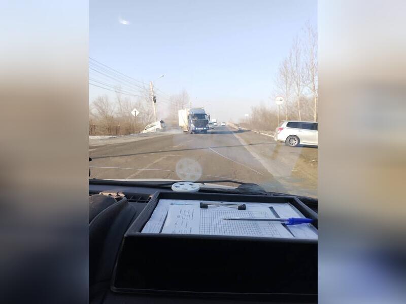 Две машины вылетели с дороги на улице Ковыльной