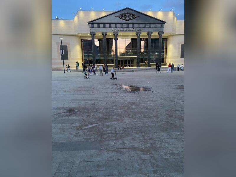 Читинцы жалуются на «канализационную вонь» в районе Театральной площади