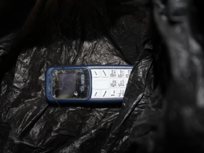 В Краснокаменске металлодетектор обнаружил у осужденного телефон в естественной полости