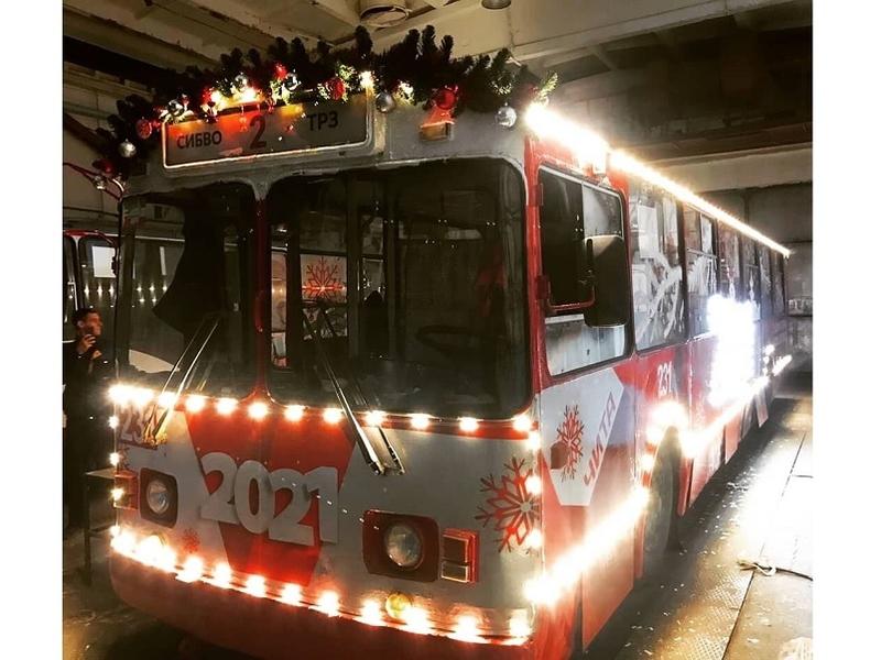 Новогодний троллейбус запустили в Чите