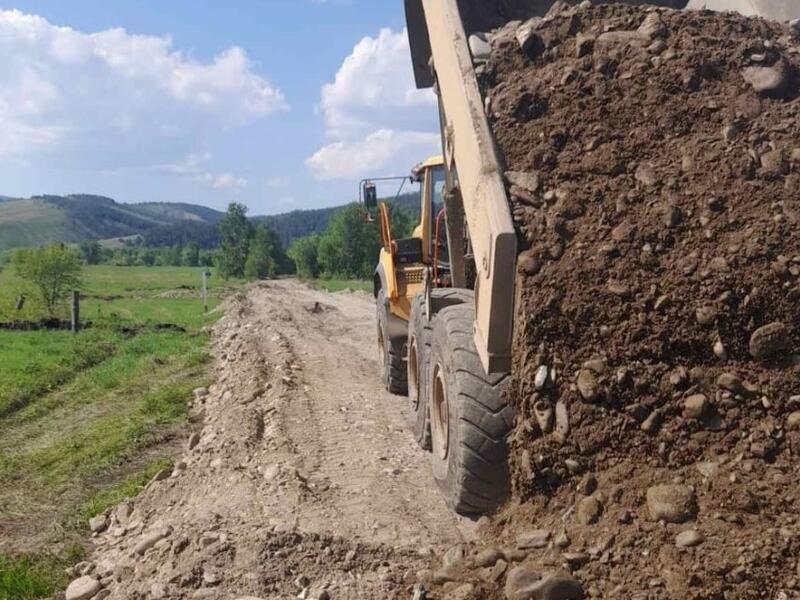 Дорожники восстанавливают проезд в Шелопугинском районе