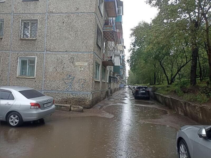 Река побежала по улице Гагарина в Чите