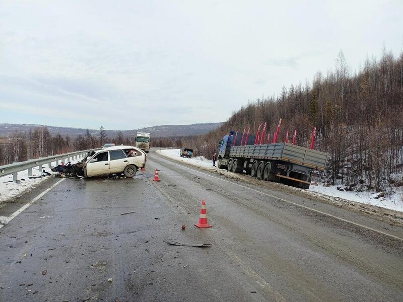 Два человека погибли в ДТП с тягачом