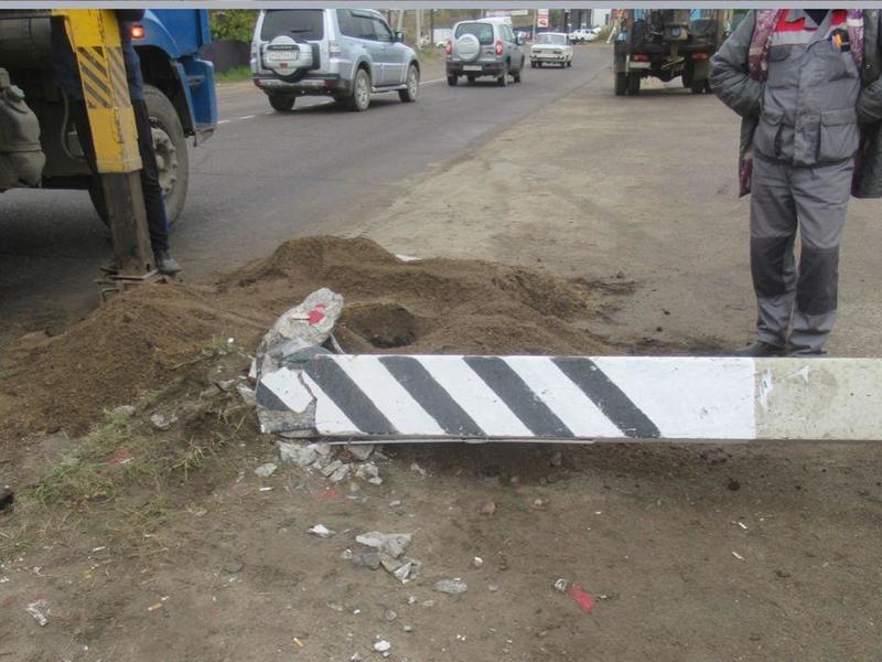 Пьяные водители снесли шесть столбов за неделю в Чите