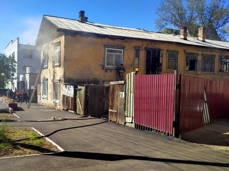 Пожарная команда спасла жильцов из загоревшегося дома в Чите