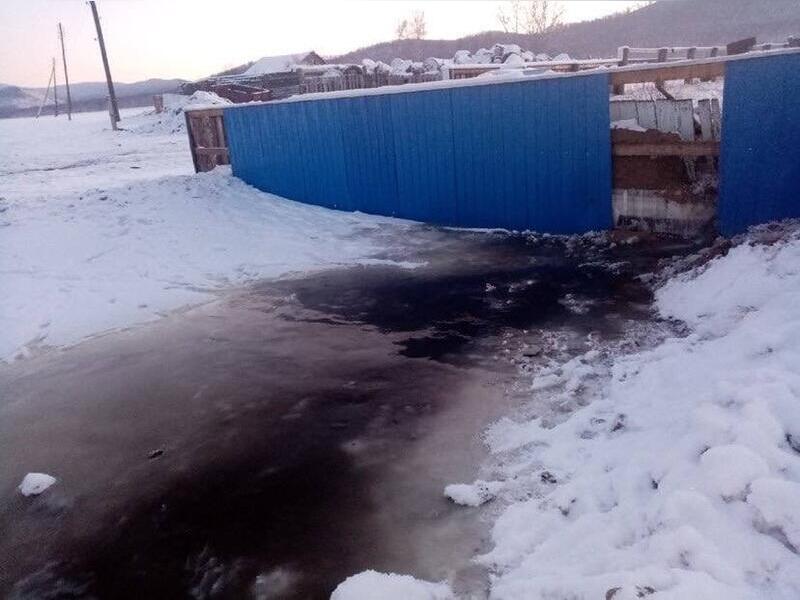 Жители забайкальских деревень борются зимой с грунтовыми водами