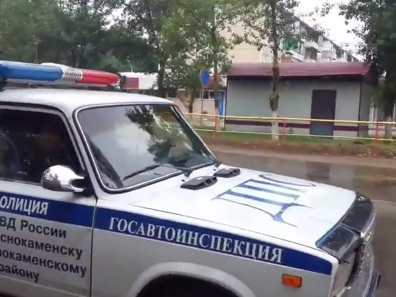 Угонщик на Land Cruiser протаранил машину ДПС в Краснокаменске