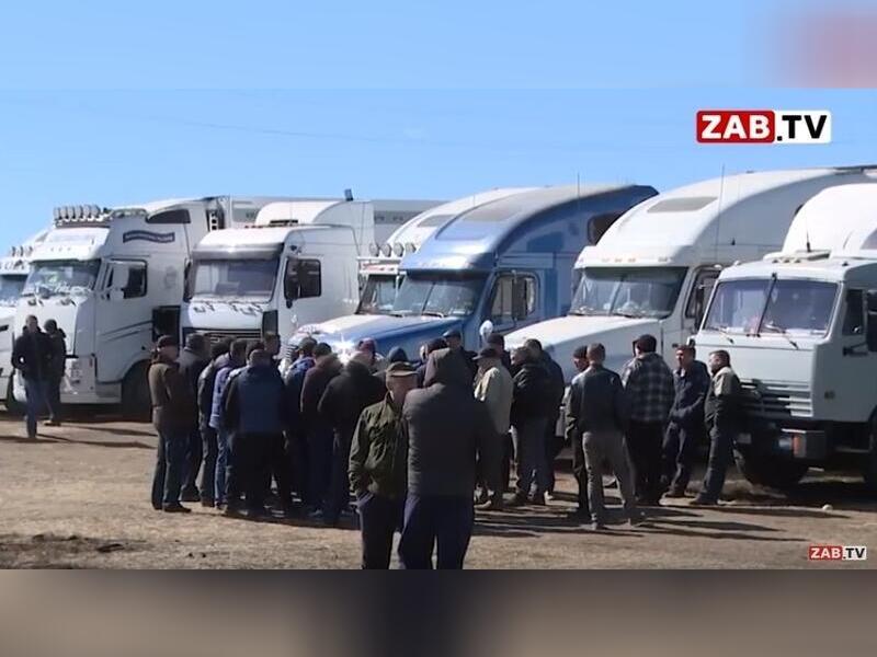 Проблема с очередью из грузовиков на МАПП Забайкальск скоро будет урегулирована - Кефер