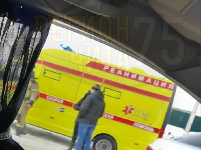 Два фургона столкнулись на перекрёстке в Чите - есть пострадавший