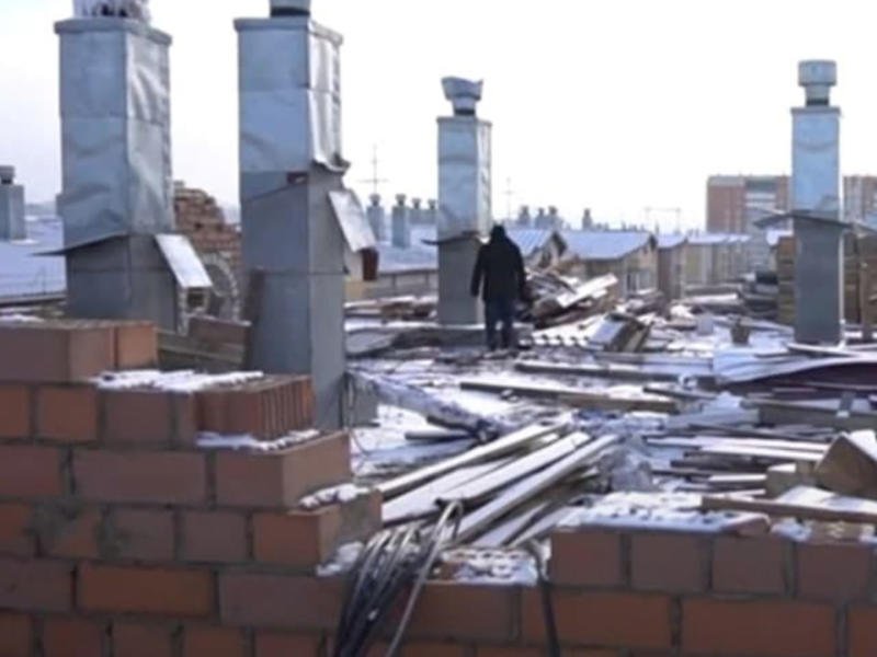 97-летнему ветерану ВОВ за полгода не смогли отремонтировать крышу в Чите