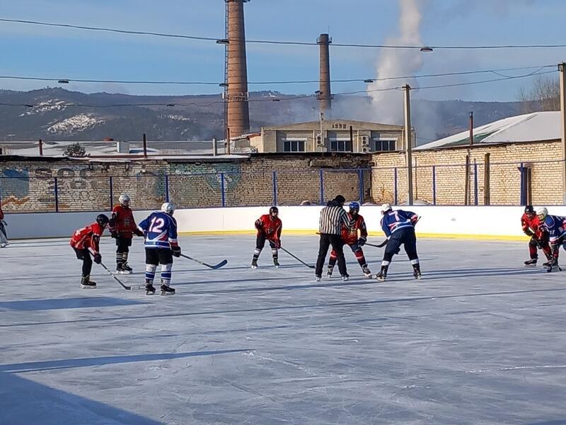 В 15 районах Забайкалья установили 20 хоккейных коробок