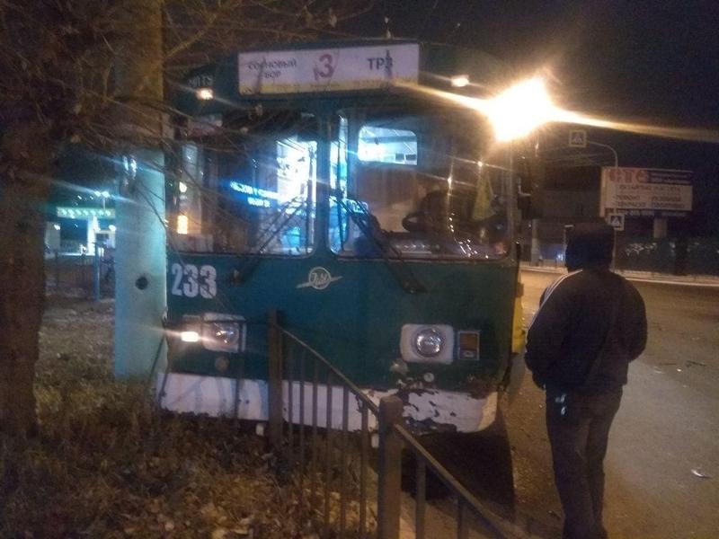 В Чите 19-летняя пассажирка троллейбуса пострадала в ДТП