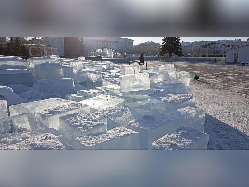 Вандал разгромил ледовые скульптуры на центральной площади Читы