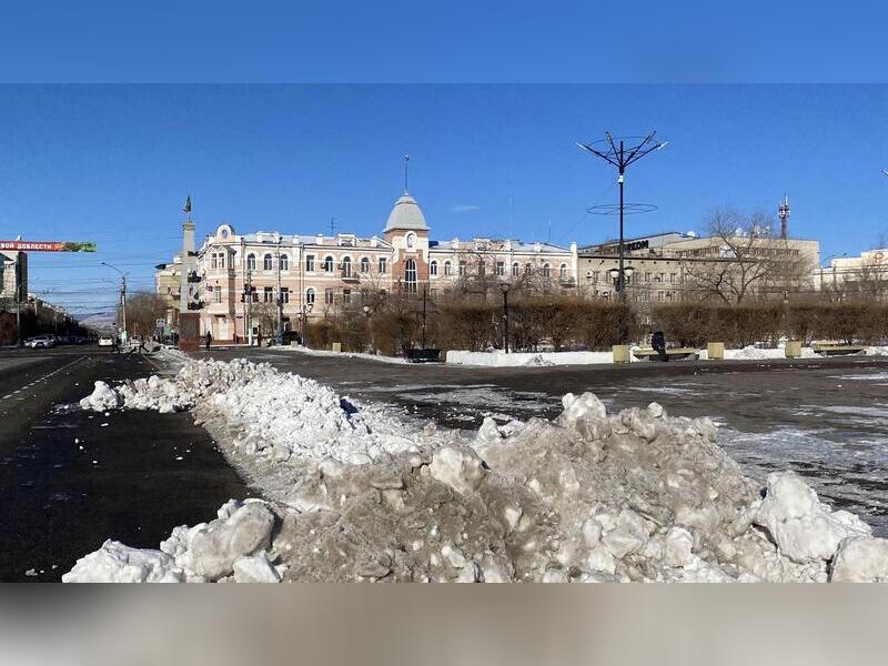 «Грязное месиво» появилось на площади Ленина в Чите