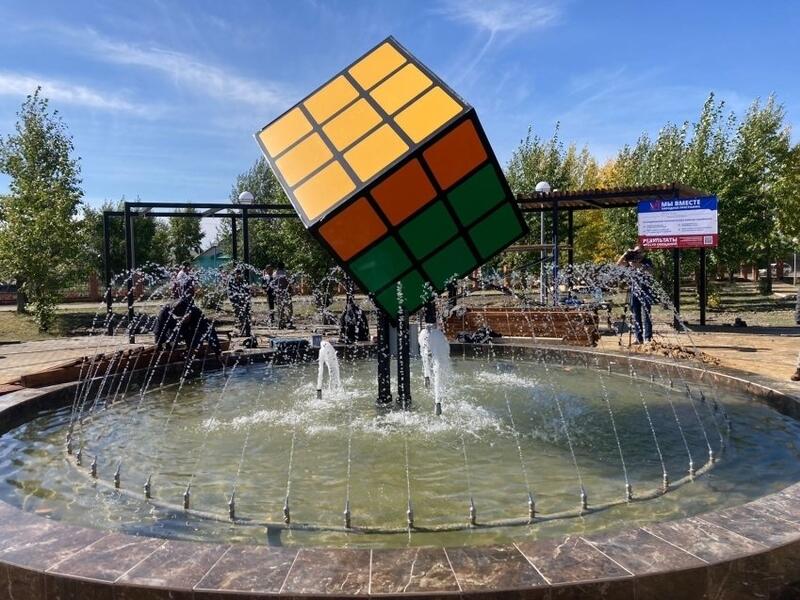 Гигантский кубик Рубика появился в парке поселка Могойтуй