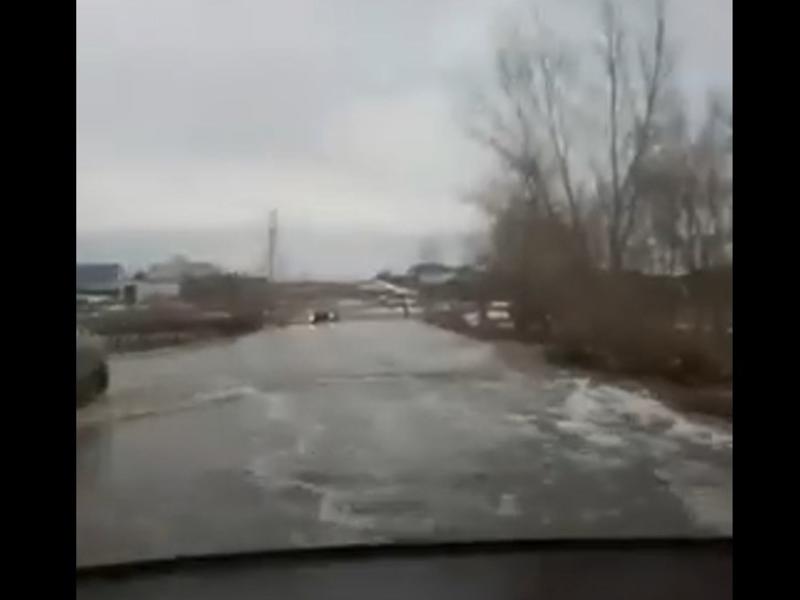 Талые воды затопили дороги в посёлке Ясногорск в Забайкалье