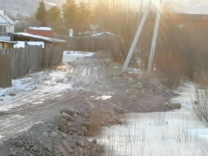 Власти продолжают вести работы по отводу вод в одном из посёлков в Забайкалье