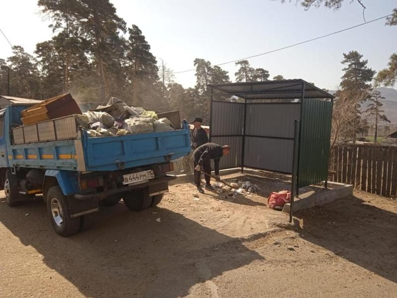 Управляющая компания два месяца не убирала мусор в Антипихе