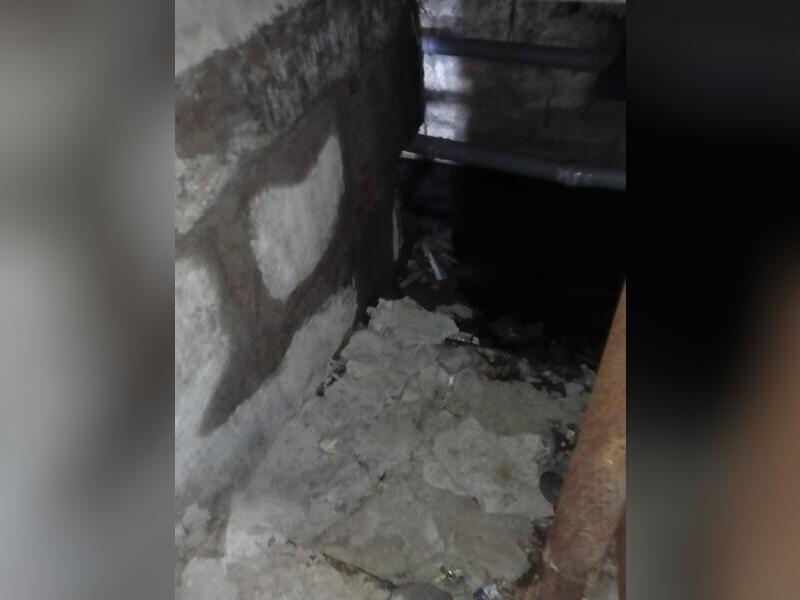 «Подвал в воде, обрушился проем»: в аварийном доме не производятся работы по ремонту