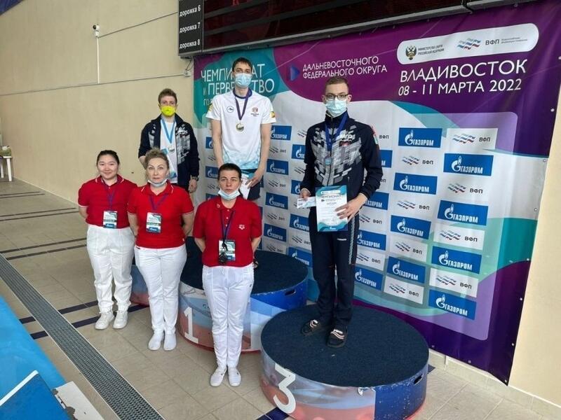 Юные пловцы из Забайкалья завоевали шесть медалей на соревнованиях во Владивостоке