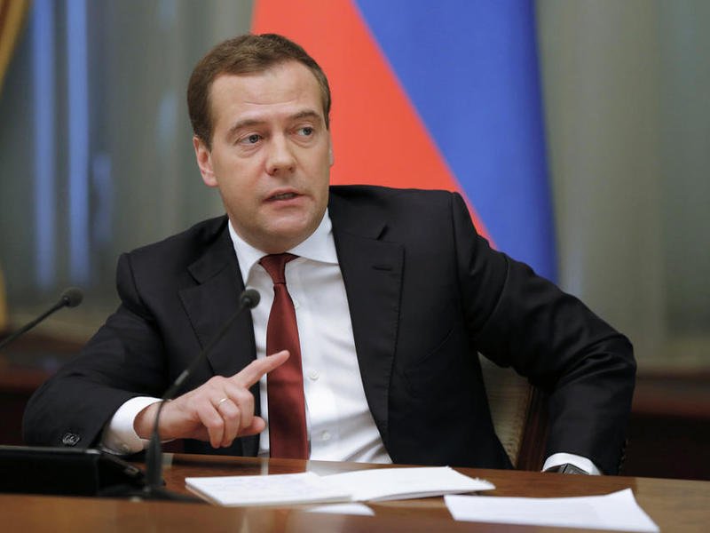 Медведев: Тарифы ЖКХ в регионах необходимо контролировать