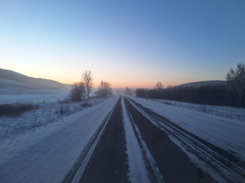 Снег засыпал трассу в Петровск-Забайкальском районе