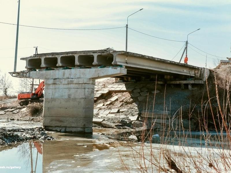 Разрушенный Каштакский мост почти демонтировали в Чите
