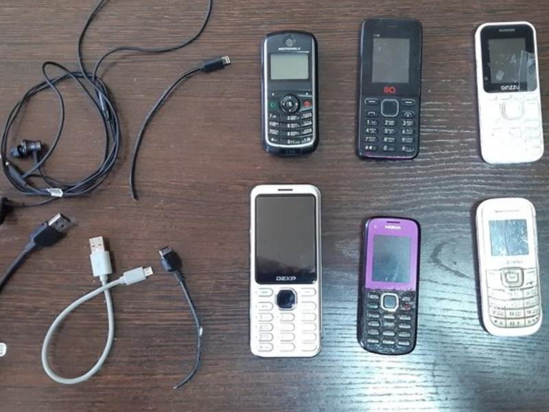 Жителя Читы задержали при попытке перебросить телефоны в колонию