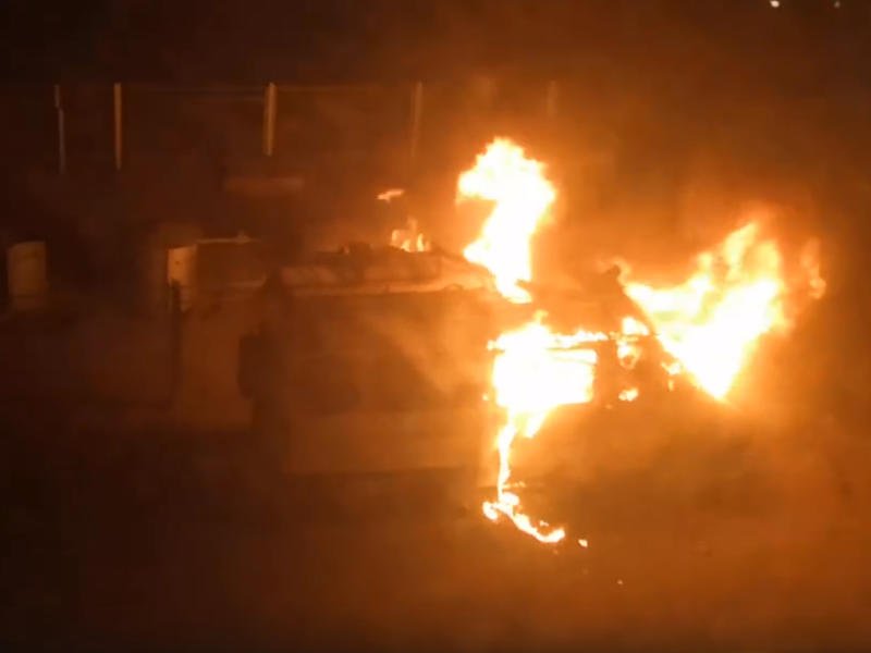 Автомобиль «Газель» загорелся вечером 23 апреля на ул. Красноармейской в Чите