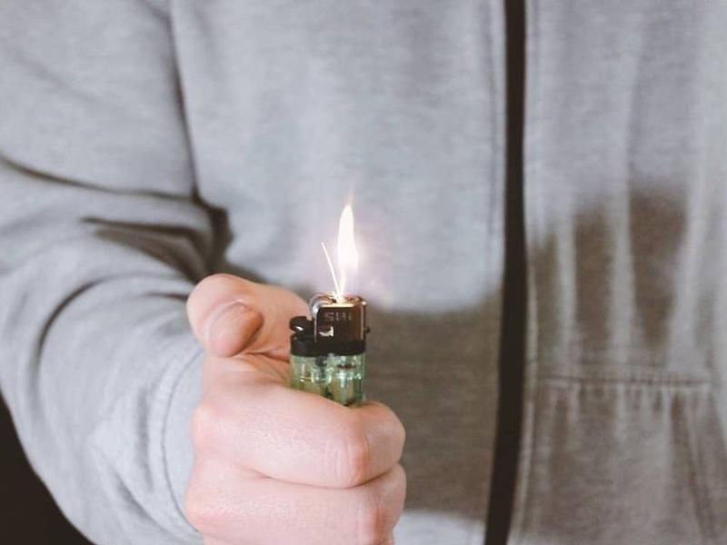 В Забайкалье ввели запрет на продажу зажигалок несовершеннолетним