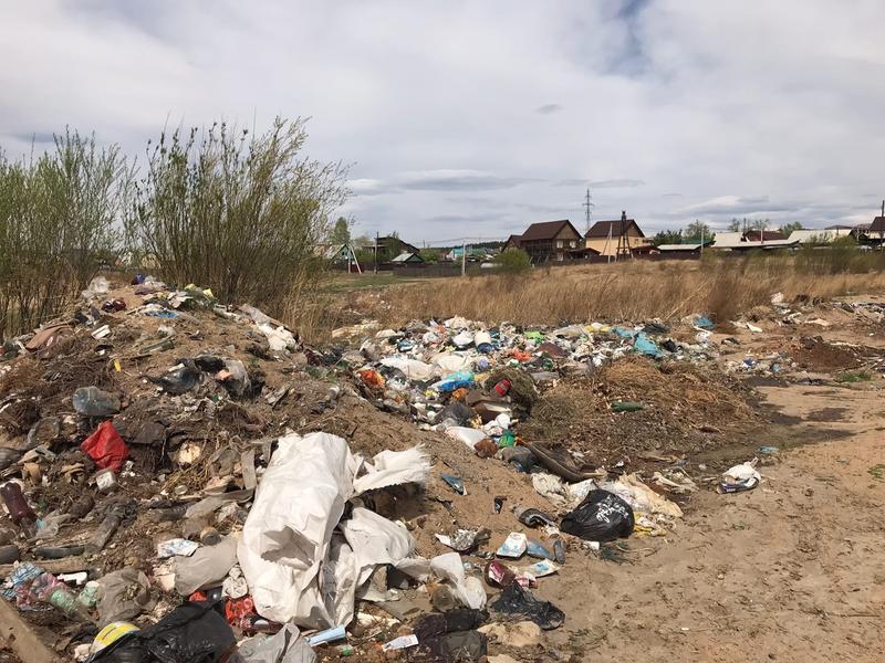 Большие кучи мусора образовались в пригороде Читы - очевидец