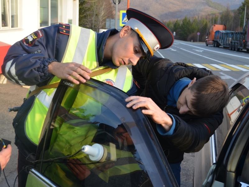 Более 10 водителей получат штрафы в Чите по итогам мероприятия «Тонировка»