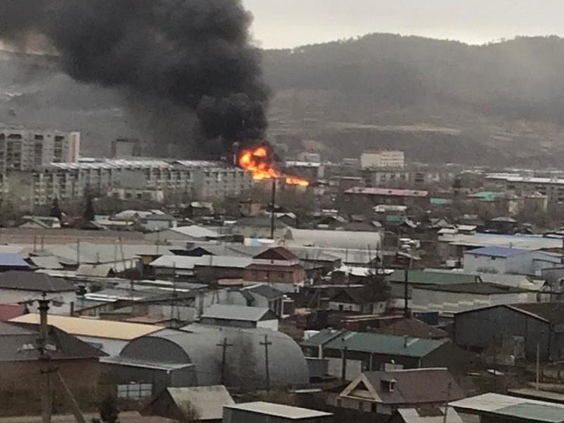 Горел рынок в чите. Пожар на центральном рынке. Горел рынок в чите. Красногвардейское пожар вмегострой. Пожар во владивостоке.