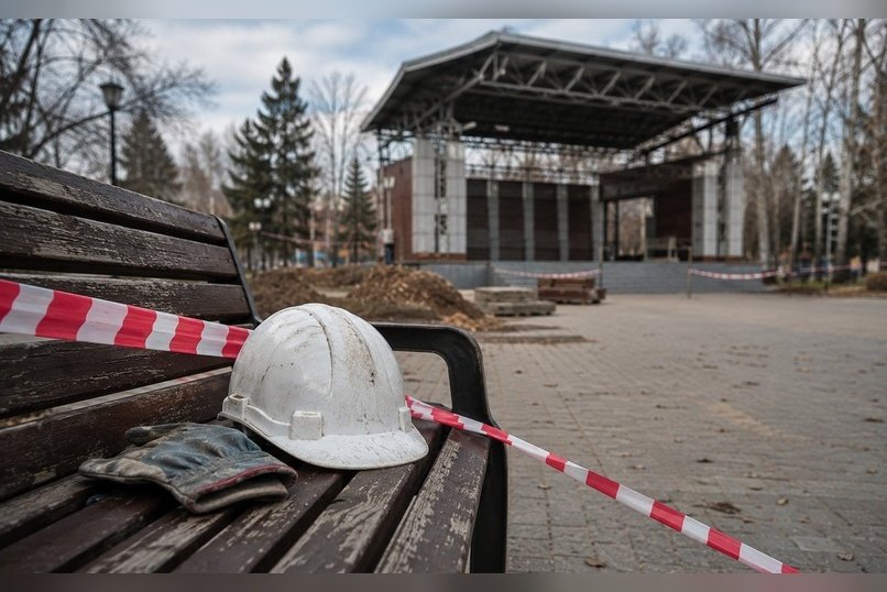 Новая стройка — старые вопросы: почему ремонт сцены в Парке Угольщиков вызывает подозрения