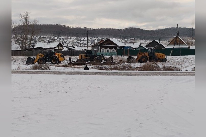 Русло реки сильно заужают в Петровске-Забайкальском под строительство моста