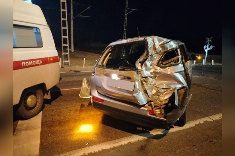 Автомобиль попал под поезд в Забайкалье