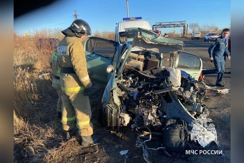 Женщина погибла после лобового столкновения с грузовиком в Забайкалье