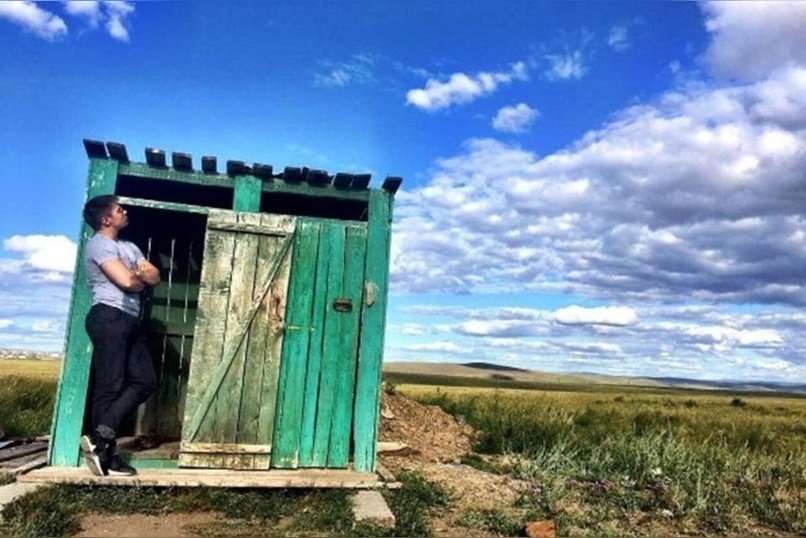 Бардалеев хочет избавиться от деревянных туалетов на стоянках вдоль трасс