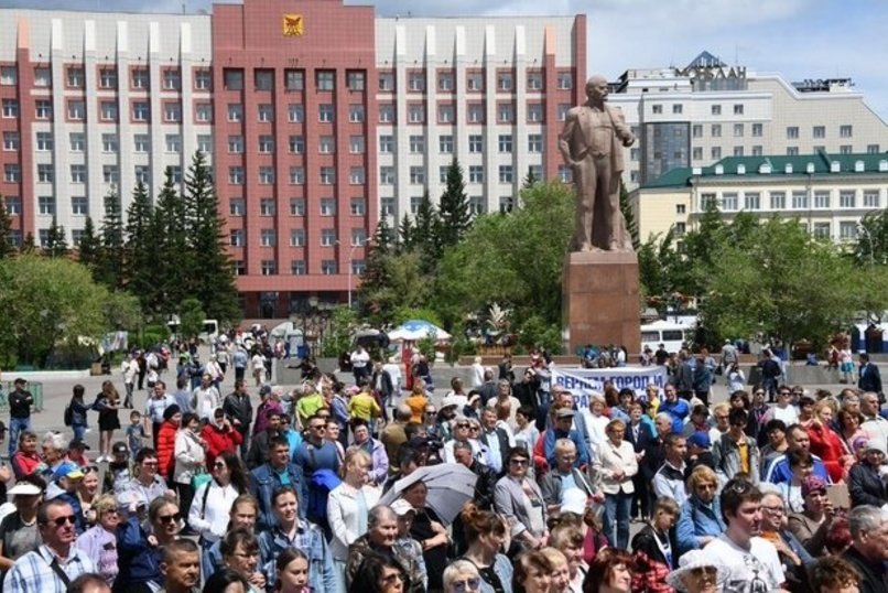 Чем опасны бесплатные хот-доги на площади Ленина