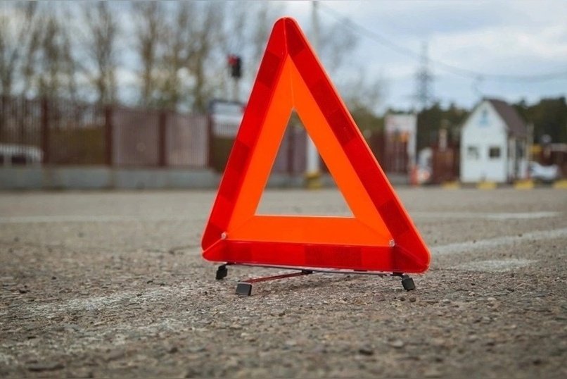 Открыли сезон: мотоциклист попал в ДТП с грузовиком в Чите