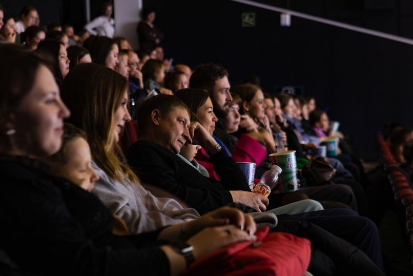 Как прошла премьера праздничной комедии «Ёлки 12» в кинотеатре «Удокан» (6+)