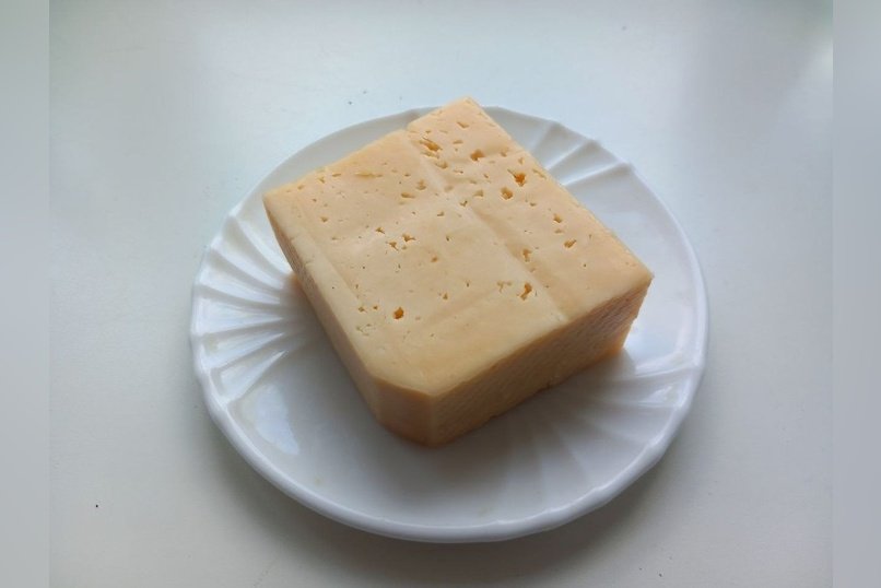 Почти 13 килограммов санкционных сыров изъяли из магазина в Чите