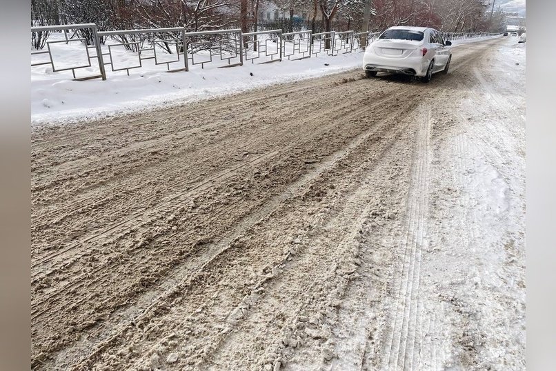 Снегопад парализовал движение в Забайкалье