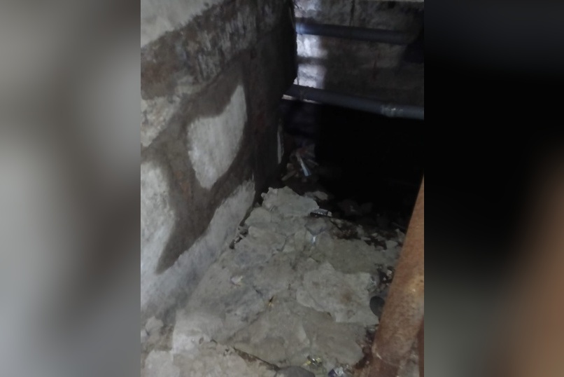«Подвал в воде, обрушился проем»: в аварийном доме не производятся работы по ремонту