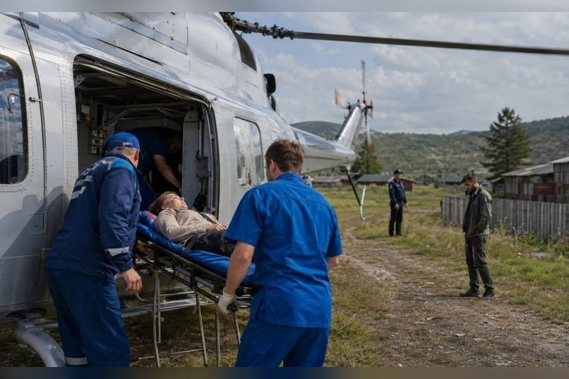 Мужчина избил женщину до разрыва поджелудочной и отказывается платить за вертолет