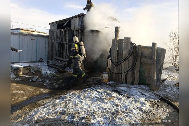 Пиломатериалы горят в ДНТ «Брусника»