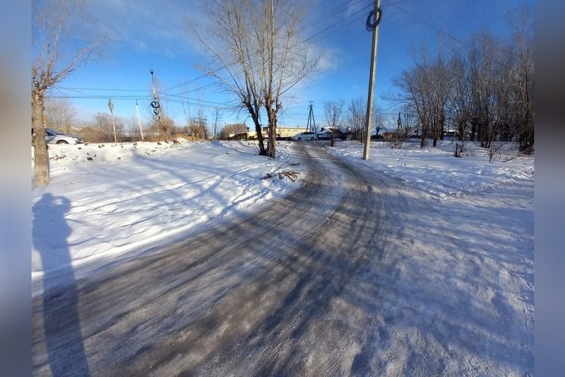 В Чите тротуары превратились в ледяные катки