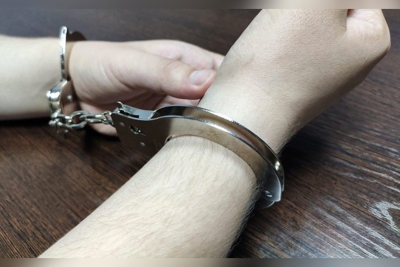В России запретили надевать наручники на женщин и детей