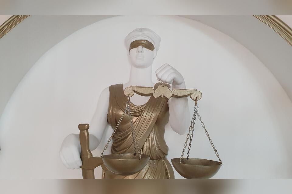 В забайкальском суде начались слушания по делу вора в законе Тахи