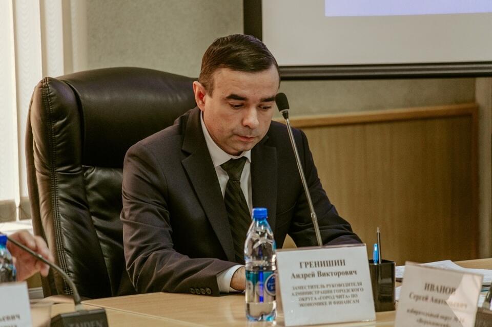 Первый заместитель Сапожникова не пришел на заседание комитета в Думе, причины неизвестны